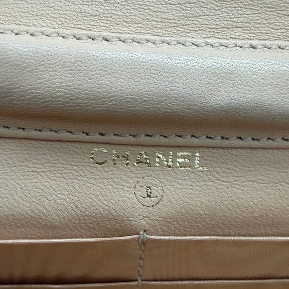 Chanel Caviar Beige small flap crossbody bag with gold chain and cc lock - Picture 11 of 13